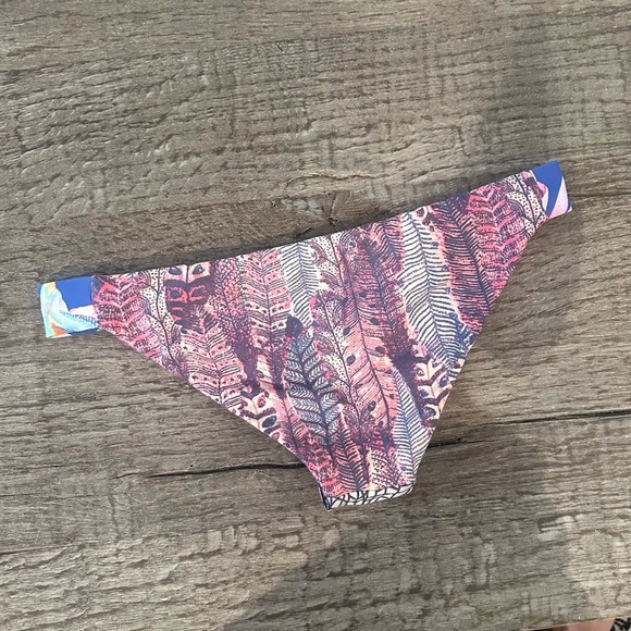 Maaji Reversible Pink Palm Bikini Bottoms. - Picture 4 of 4